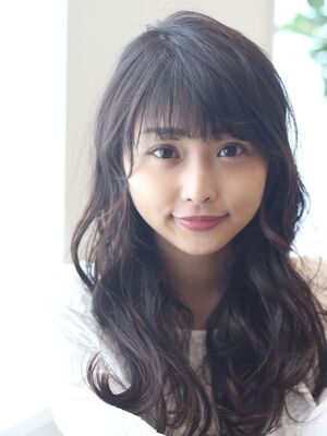 21年秋冬 流し前髪 ロングの新着ヘアスタイル 髪型 ヘアアレンジ 2ページ目 Yahoo Beauty