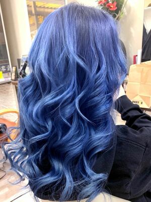 青髪 グラデーションラピスラズリブルーカラー