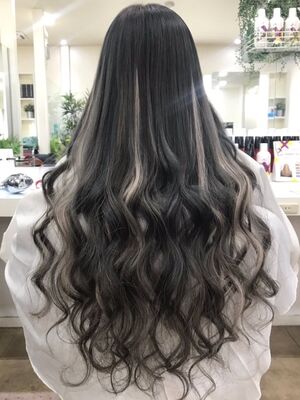 ホワイトハイライト ロングの髪型 ヘアスタイル ヘアカタログ 人気順 Yahoo Beauty ヤフービューティー