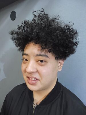 メンズ くるくるパーマの髪型 ヘアスタイル ヘアカタログ 人気順 Yahoo Beauty ヤフービューティー