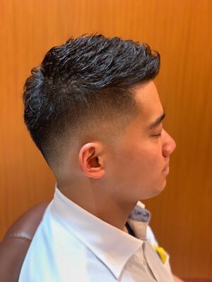 サーファー カット メンズ 人気のヘアスタイル