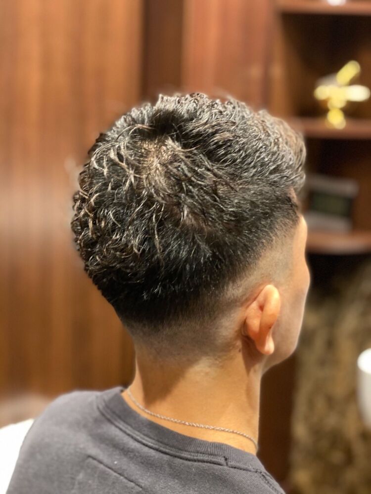 外国人風フェードスタイル アイロンパーマで直毛を収まりよくしました Hiro Ginza Barber Shop 神楽坂店 ヒロギンザ バーバーショップ カグラザカテン 板垣 光信 ヒロ銀座飯田橋店の髪型 ヘアスタイル ヘアカタログ情報 Yahoo Beauty ヤフービューティー