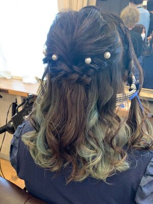 ライブヘアセット セミロングの髪型 ヘアスタイル ヘアカタログ 人気順 Yahoo Beauty ヤフービューティー