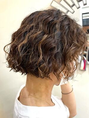 スパイラルパーマ ショートの髪型 ヘアスタイル ヘアカタログ 人気順 Yahoo Beauty ヤフービューティー