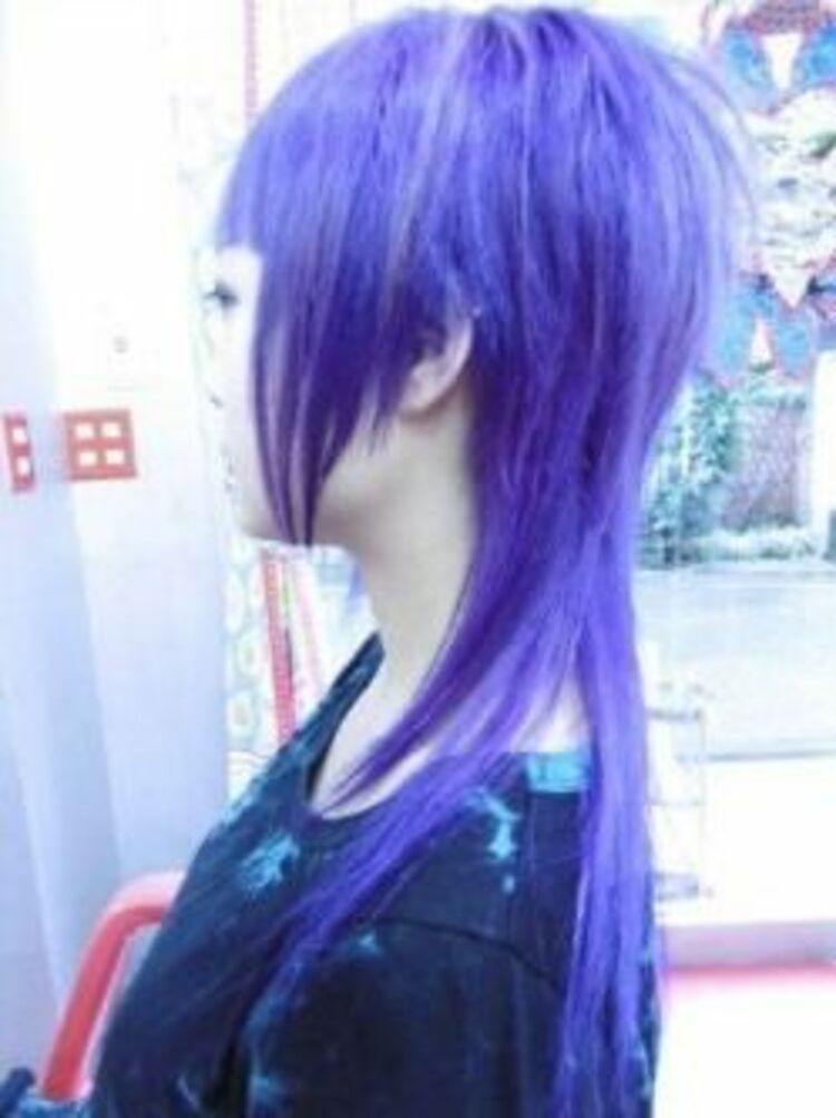少しモード感を取り入れた派手髪ロングウルフ Uraのヘアスタイル情報 Yahoo Beauty