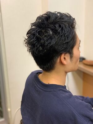 21年夏 メンズ パーマ 強め の新着ヘアスタイル 髪型 ヘアアレンジ Yahoo Beauty