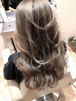 21年秋冬 40代50代60代ヘアカタログ ロングの新着ヘアスタイル 髪型 ヘアアレンジ Yahoo Beauty