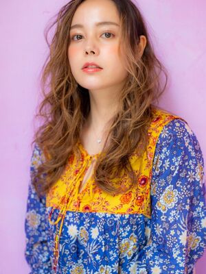 外国人風パーマ ロングの髪型 ヘアスタイル ヘアカタログ 人気順 2ページ目 Yahoo Beauty ヤフービューティー