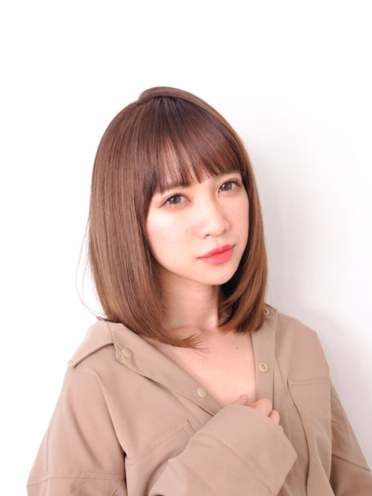 ナチュラルストレートのミディアムレイヤー Beautrium 山根純平のヘアスタイル情報 Yahoo Beauty