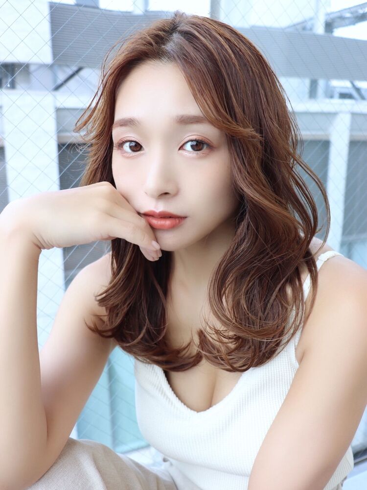 代30代 大人可愛い ふんわりレイヤー センター分け Afloat Ginza アフロート ギンザ 蓜島 忍の髪型 ヘアスタイル ヘアカタログ情報 Yahoo Beauty ヤフービューティー