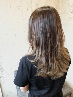 グラデーションカラー セミロングの髪型 ヘアスタイル ヘアカタログ 人気順 Yahoo Beauty ヤフービューティー