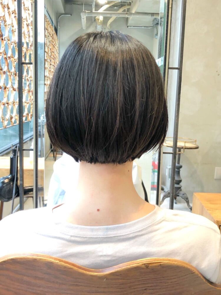 20代30代40代 人気の黒髪 ワンレン 前下がりショートボブ ミニボブ｜ROJITHA（ロジッタ）ショートヘア美容師 郡司泰之のヘアスタイル