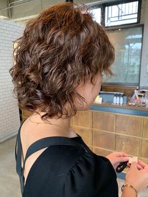 くるくるパーマ ショートの髪型 ヘアスタイル ヘアカタログ 人気順 Yahoo Beauty ヤフービューティー