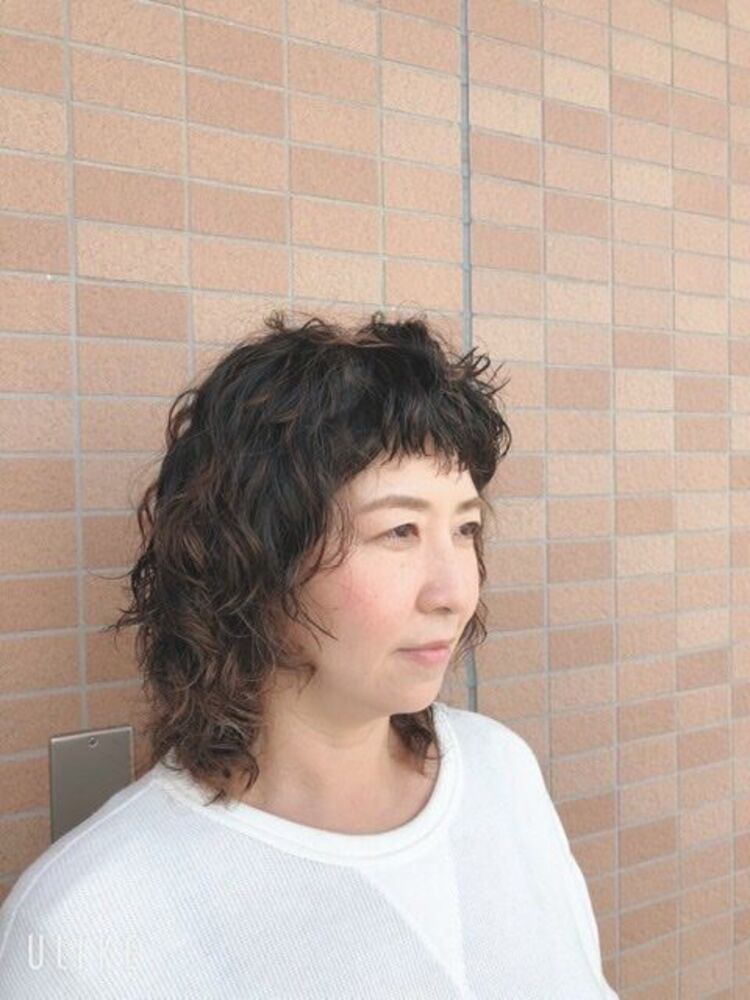 ウルフカットにパーマもプラス 加藤妙子のヘアスタイル情報 Yahoo Beauty