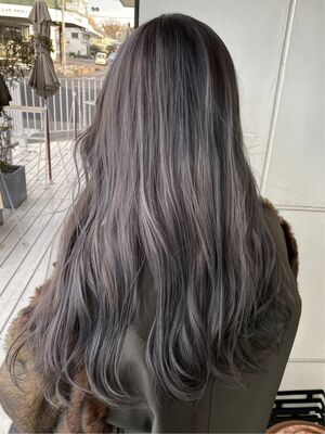 21年秋冬 アッシュグレー ロングの新着ヘアスタイル 髪型 ヘアアレンジ Yahoo Beauty