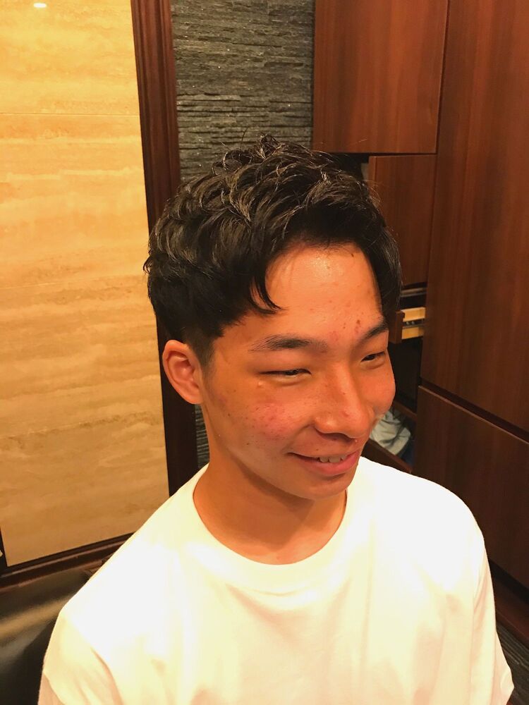 前髪上げてかっこよさも爆上げ Hiro Ginza Barber Shop 新宿店 ヒロギンザバーバーショップ シンジュクテン 生方斗也の髪型 ヘアスタイル ヘアカタログ情報 Yahoo Beauty ヤフービューティー