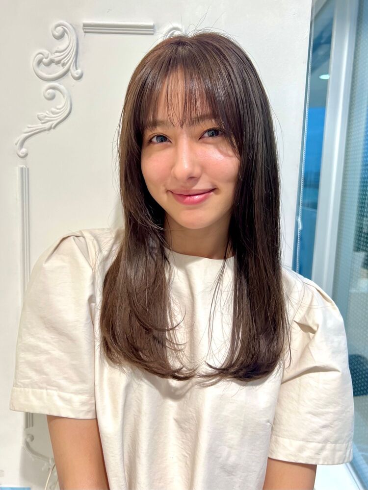 アッシュベージュ ワンカールロング 顔周りカット 諸見里俊 Air Aoyamaの髪型 ヘアスタイル ヘアカタログ情報 Yahoo Beauty ヤフービューティー