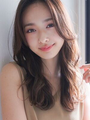 センターパート ロングの髪型 ヘアスタイル ヘアカタログ 人気順 Yahoo Beauty ヤフービューティー