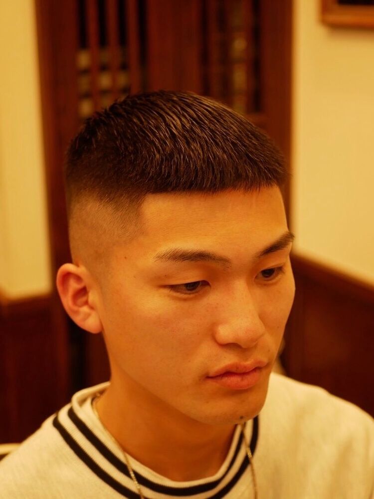 ハイフェードのクロップスタイル Hiro Ginza Barber Shop 新宿店 ヒロギンザバーバーショップ シンジュクテン 漆原 直人のヘア スタイル情報 Yahoo Beauty