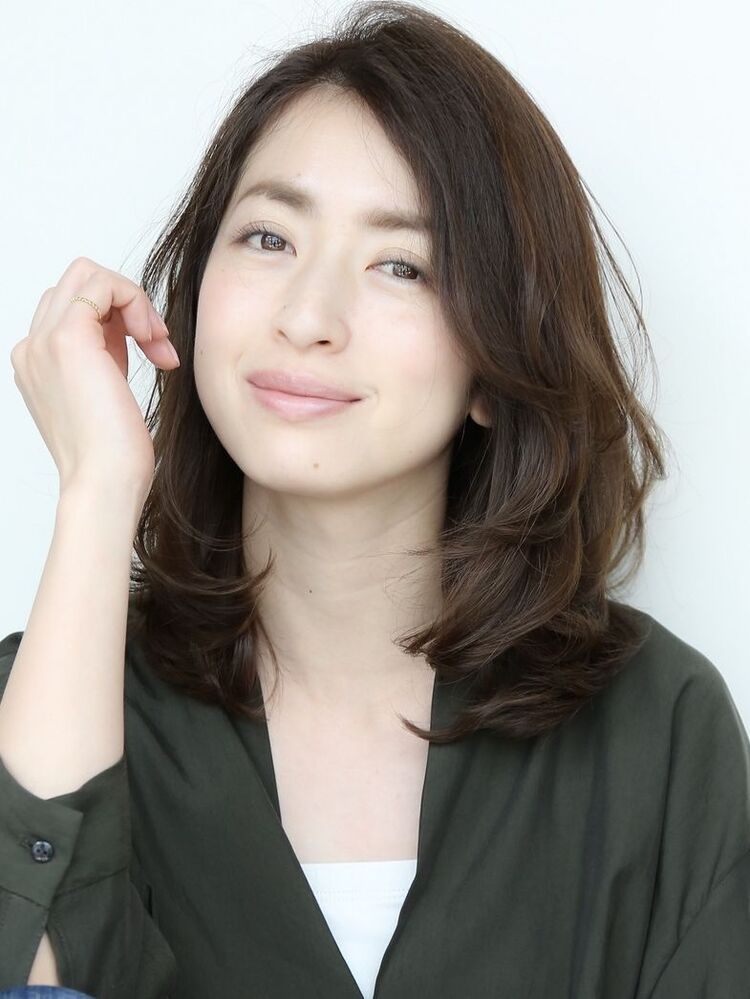 大人キレイなミディアムレイヤー 30代 40代 50代 渡邊 一也のヘアスタイル情報 Yahoo Beauty