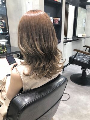 22年春 レイヤー 段カット ミディアムの人気ヘアスタイル 髪型 ヘアアレンジ 3ページ目 Yahoo Beauty