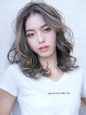 21年秋冬 外国人風スタイル セミロングの新着ヘアスタイル 髪型 ヘアアレンジ Yahoo Beauty