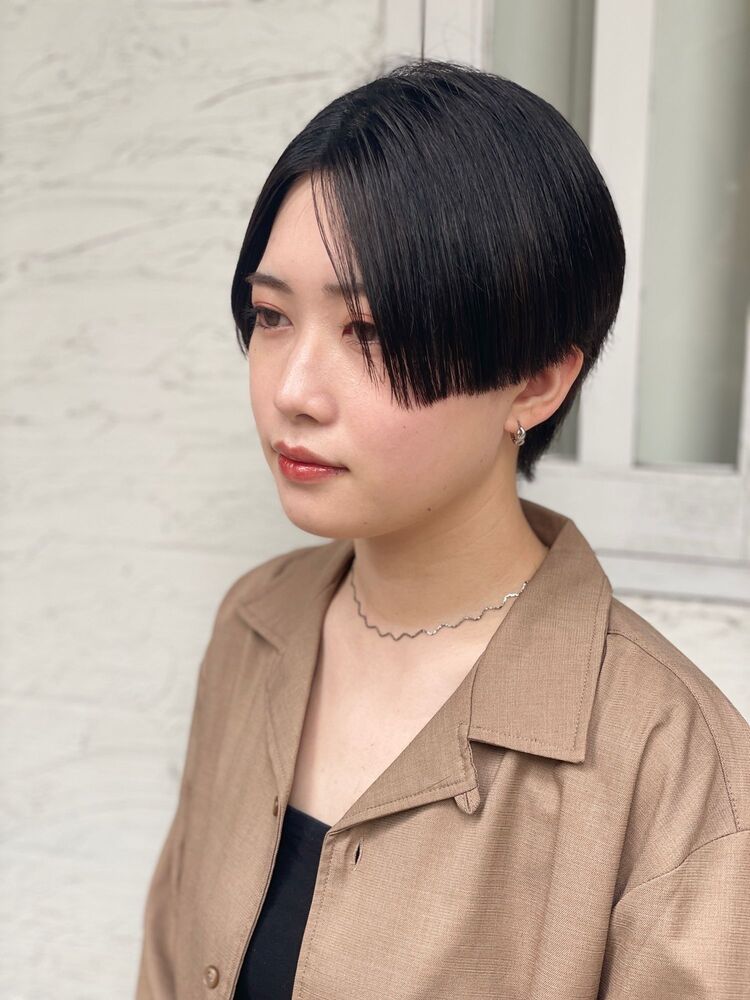 センターパート刈り上げショートヘア Coma コマ かさはら れいの髪型 ヘアスタイル ヘアカタログ情報 Yahoo Beauty ヤフービューティー