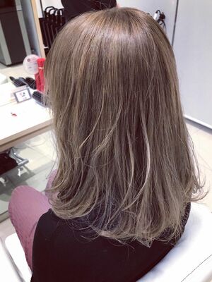 21年夏 ミルクティーカラーの新着ヘアスタイル 髪型 ヘアアレンジ 2ページ目 Yahoo Beauty