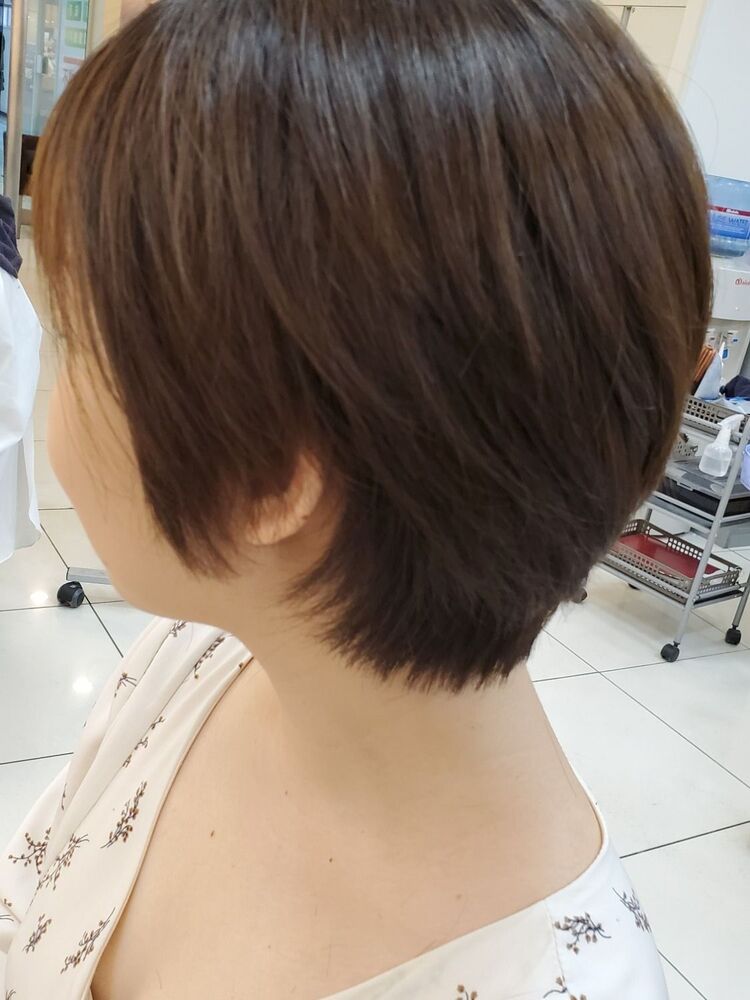 カットのみで女性らしいフォルムのフェミニンショート Capa秦野 キャパ ハダノ 勝股久美子のヘアスタイル情報 Yahoo Beauty