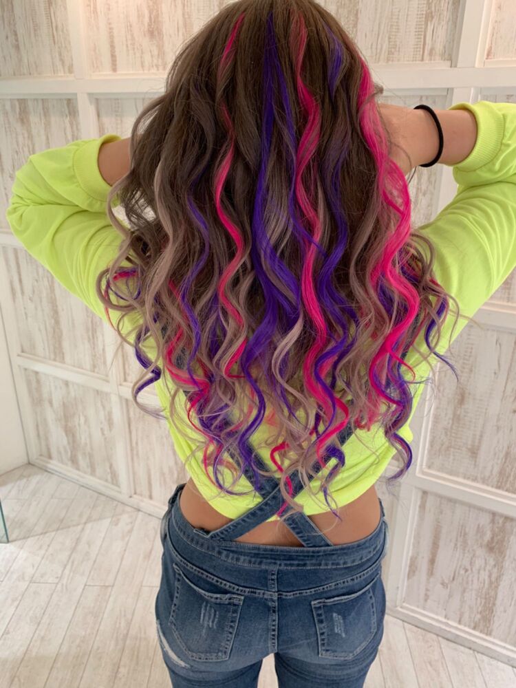 ケアブリーチでアッシュベージュ シールエクステでド派手にいこう Akaneの髪型 ヘアスタイル ヘアカタログ情報 Yahoo Beauty ヤフービューティー