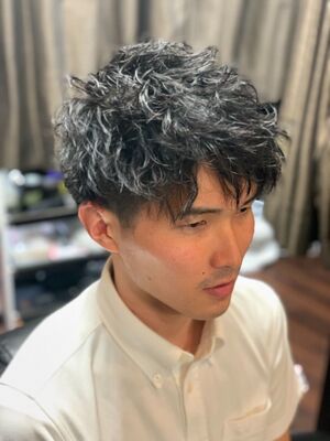 22年春 メンズ ツーブロック ツイストパーマ 40代の人気ヘアスタイル 髪型 ヘアアレンジ Yahoo Beauty