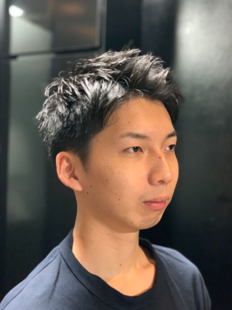 低めの刈り上げアップバングスタイル Hiro Ginza 神田店 ヒロギンザ カンダテン 佐藤輪喜広のヘアスタイル情報 Yahoo Beauty