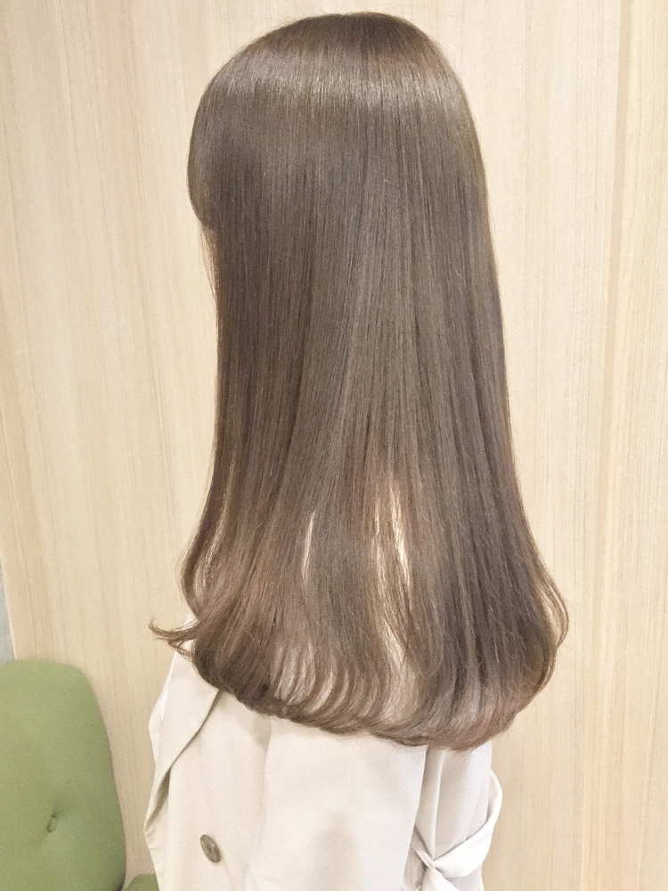 明るくても上品なミルクティーベージュ U Realm Omotesando ユーレルム オモテサンドウ 森上 峰行のヘアスタイル情報 Yahoo Beauty