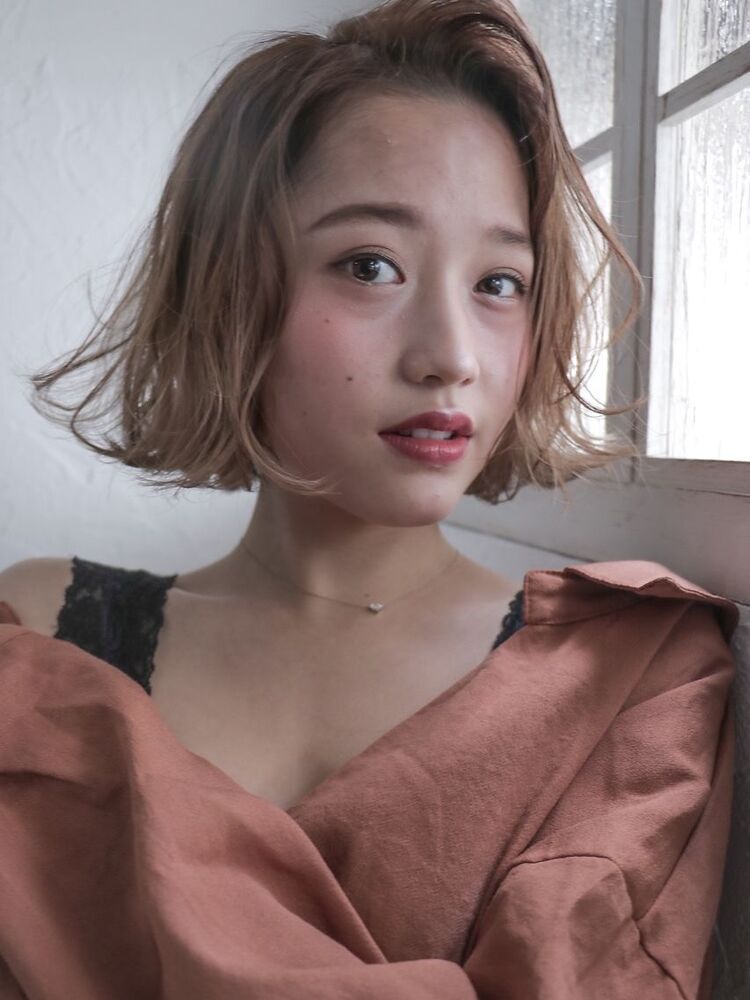 かきあげバングの可愛いランダムボブ Neolive Susu ネオリーブシュシュ オカモト ナツキのヘアスタイル情報 Yahoo Beauty