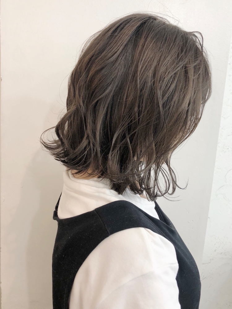 ミントアッシュグレージュ ウェーブボブ Cinq By Fifth 原宿 サンクバイフィフス ハラジュク 秋元亮太の髪型 ヘアスタイル ヘアカタログ情報 Yahoo Beauty ヤフービューティー