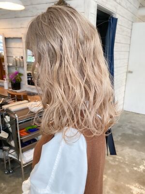 21年夏 ミルクティーカラーの新着ヘアスタイル 髪型 ヘアアレンジ 2ページ目 Yahoo Beauty