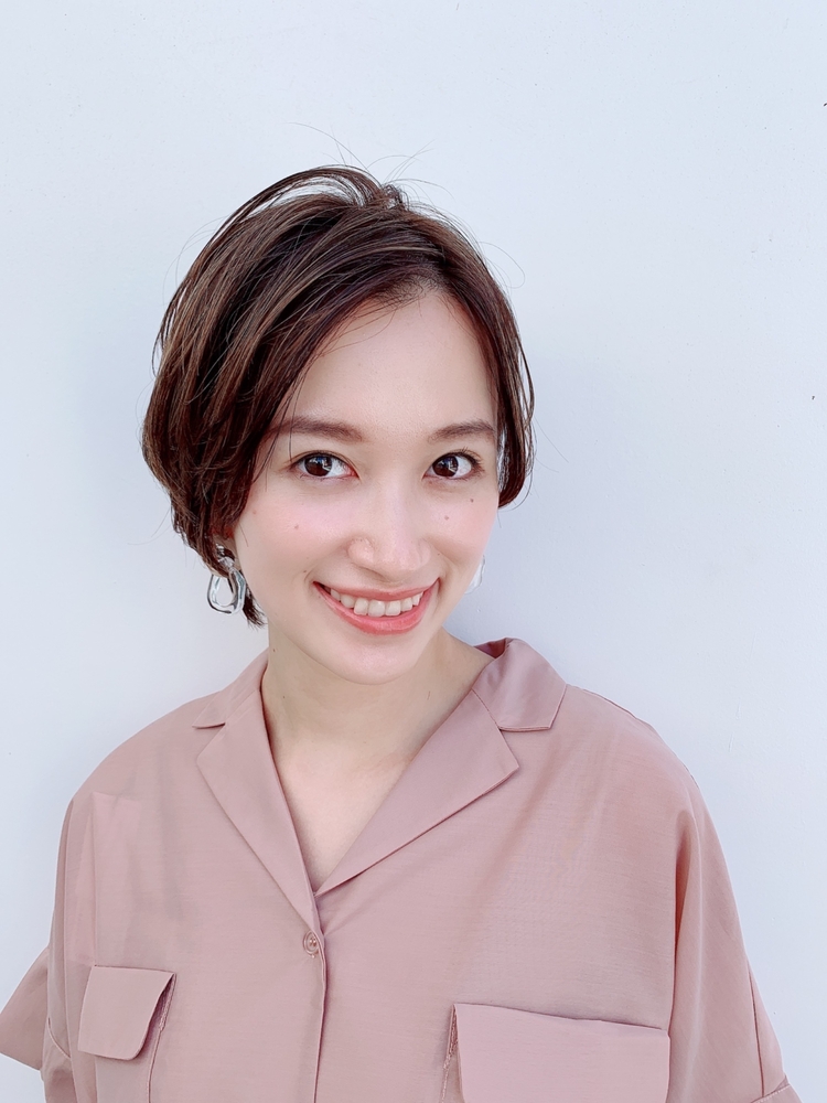 かきあげ前髪で大人女性 ひし形ショート Un Ami Omotesando アンアミ オモテサンドウ 富永大樹のヘアスタイル情報 Yahoo Beauty