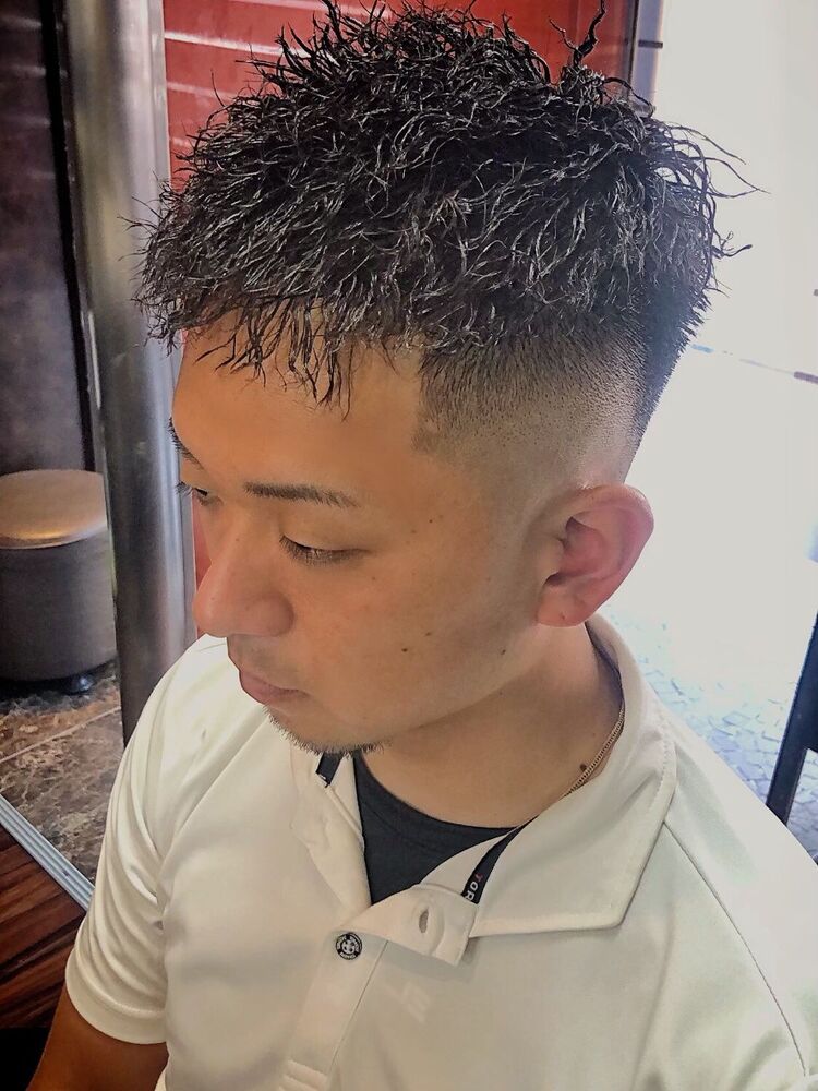 東京の暑さ対策 ドロップツイストパーマ スキンフェードショートドロップツイストver Hiro Ginza Barber Shop 秋葉原店 ヒロギンザバーバーショップアキハバラテン Hiroginza新橋 澤谷拓斗の髪型 ヘアスタイル ヘアカタログ情報 Yahoo Beauty ヤフービューティー