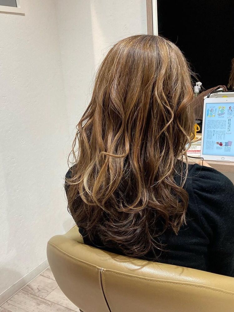 脱グレイカラーでグレイヘアに挑戦 Lohas Hair Angie ロハスヘアアンジェ 美髪改善マイスターシノハラ感謝のヘアスタイル情報 Yahoo Beauty