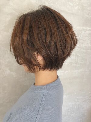 パーマ 前下がりボブの髪型 ヘアスタイル ヘアカタログ 人気順 Yahoo Beauty ヤフービューティー
