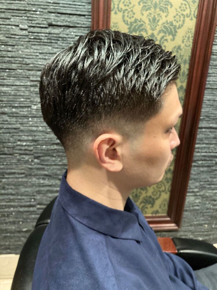 七三フェード ヒロ銀座 床屋 赤坂 六本木 溜池山王 女性スタッフ Premium Barber 赤坂店 プレミアムバーバー アカサカテン 塚本梨花のヘアスタイル情報 Yahoo Beauty