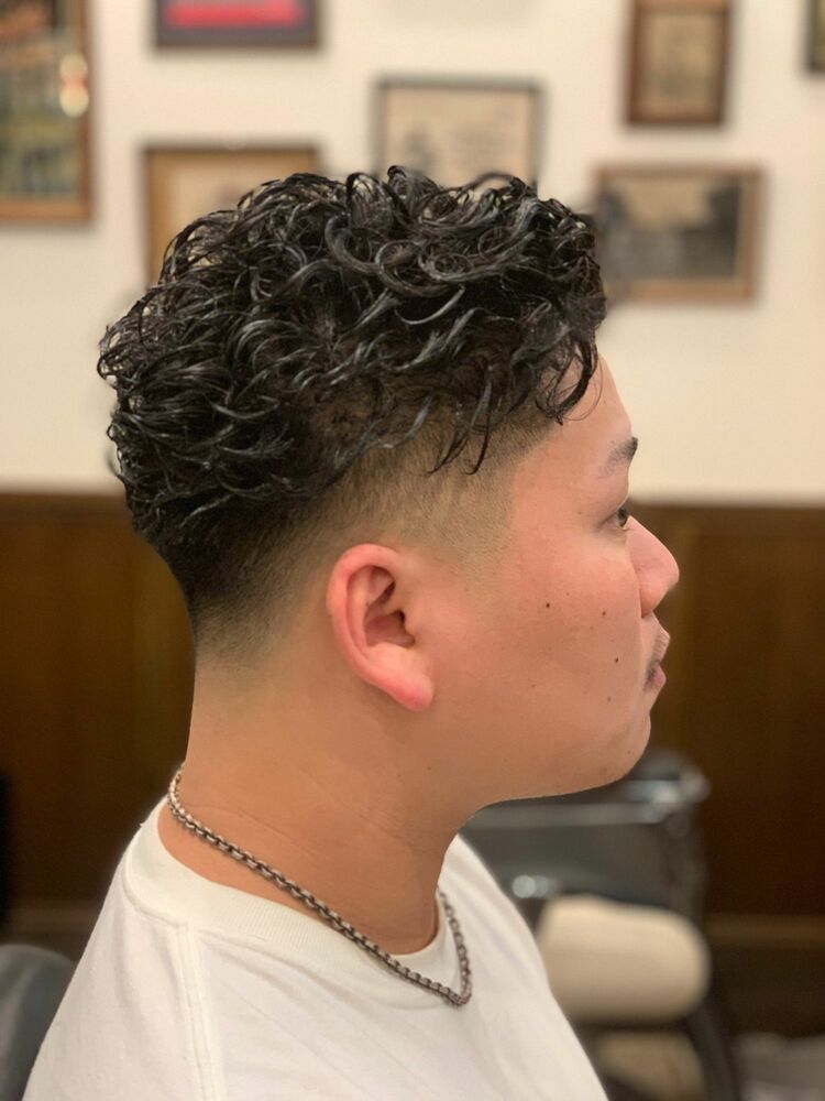 スキンフェード ボリュームパーマ Hiro Ginza Barber Shop 新宿店 ヒロギンザバーバーショップ シンジュクテン 喜友名 龍也のヘアスタイル情報 Yahoo Beauty