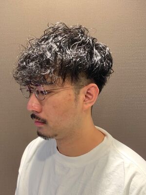 22年春 メンズ メガネに合う ミディアムの人気ヘアスタイル 髪型 ヘアアレンジ Yahoo Beauty