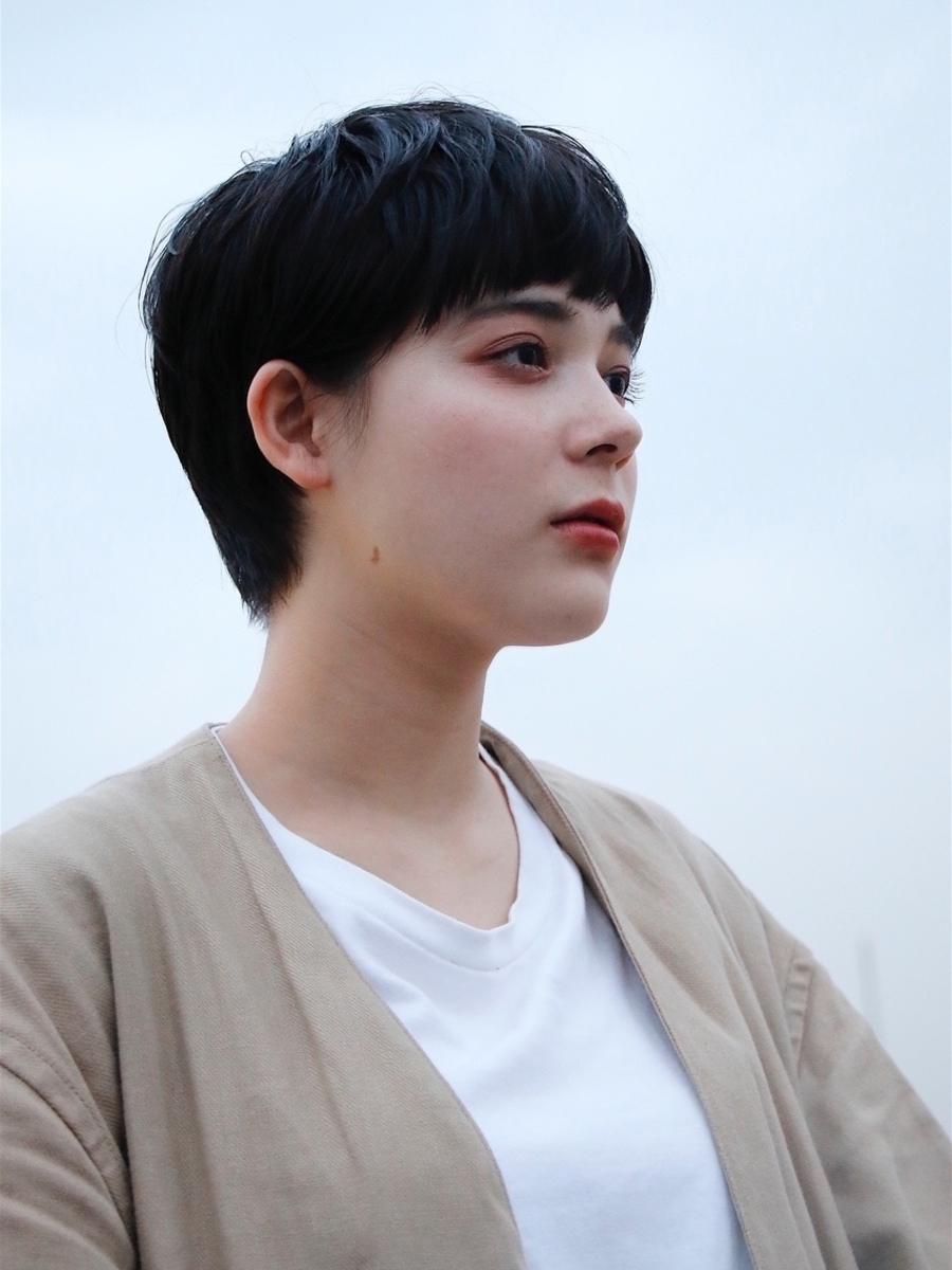 優雅 ショート 前髪 短め ヘアスタイル画像