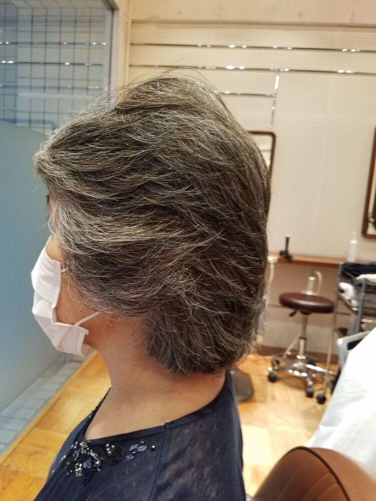 60代ミディアムヘアで纏まりやすいレイヤースタイルです 樽川和明の髪型 ヘアスタイル ヘアカタログ情報 Yahoo Beauty ヤフービューティー