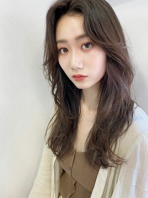 センターパート ロングの髪型 ヘアスタイル ヘアカタログ 人気順 Yahoo Beauty ヤフービューティー