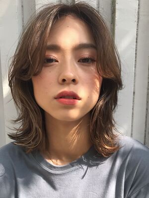 21年秋冬 センターパート 真ん中分け ミディアムの新着ヘアスタイル 髪型 ヘアアレンジ 2ページ目 Yahoo Beauty