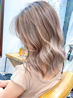 ハイライトカラー ミディアムの髪型 ヘアスタイル ヘアカタログ 人気順 2ページ目 Yahoo Beauty ヤフービューティー