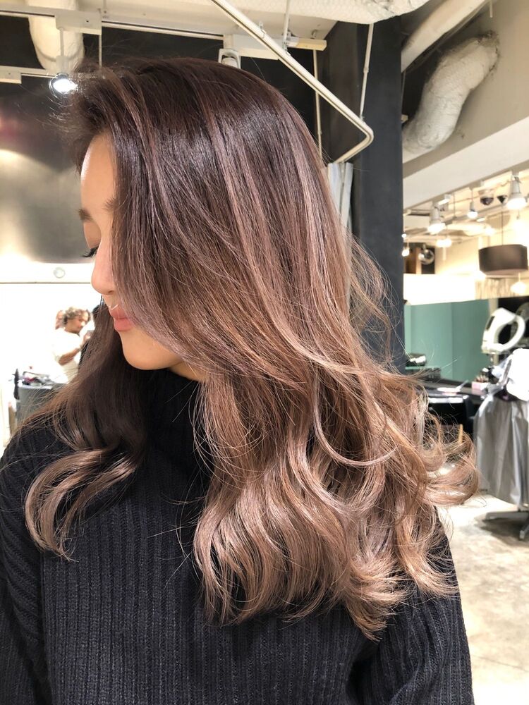 エレガントロングヘアー バレイヤージュカラーで外国人カラー Hiroの髪型 ヘアスタイル ヘアカタログ情報 Yahoo Beauty ヤフービューティー