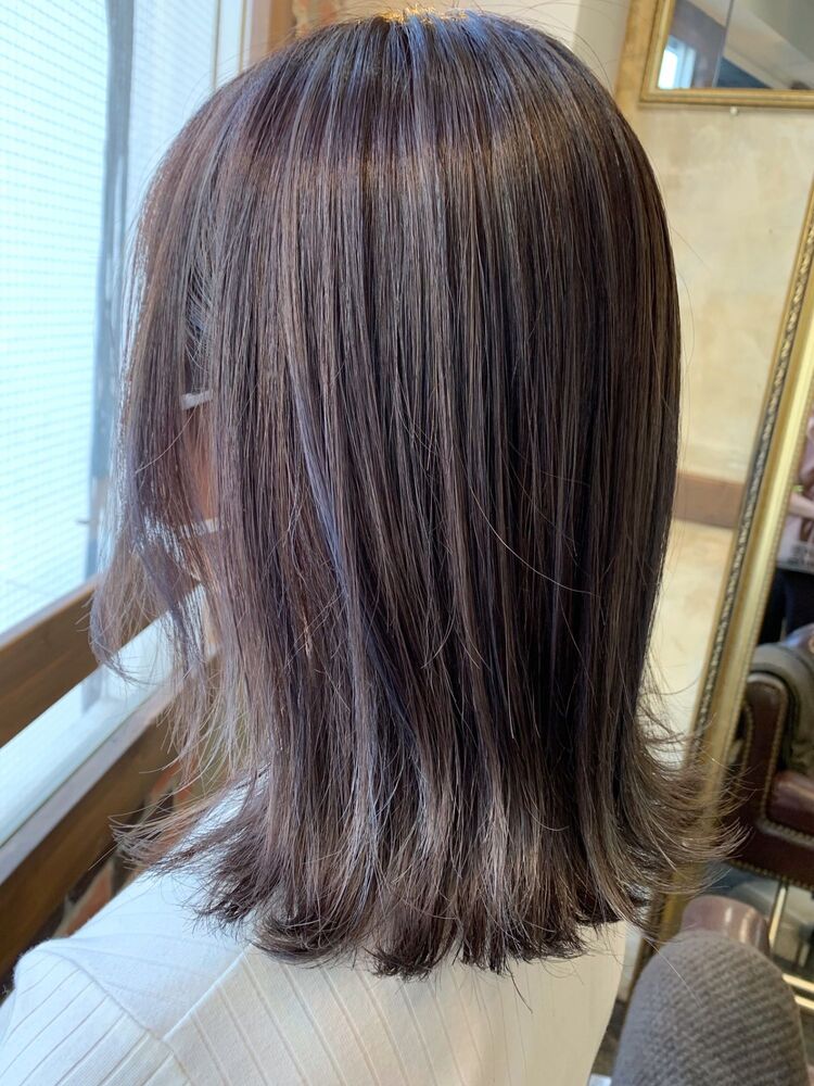 ハイライトカラー ラベンダーグレージュ 外ハネロブ Tlony トロニー Miakiの髪型 ヘアスタイル ヘアカタログ情報 Yahoo Beauty ヤフービューティー
